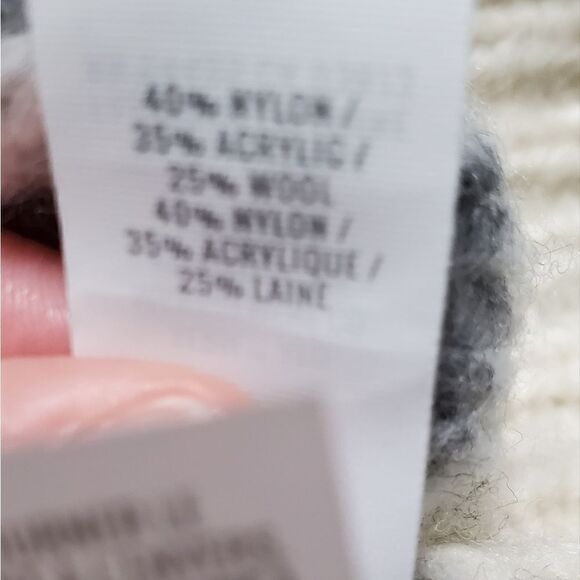 Aerie Oversized Gray & Cream Sweater - Picture 4 of 4